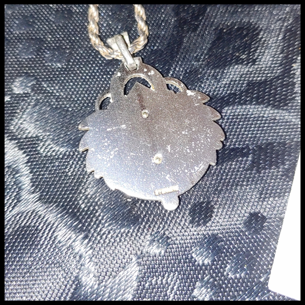 Vintage Sterling Chain w Sterling, Mother of Pearl, Marcasite Pendant of Mary - Picture 3 of 8